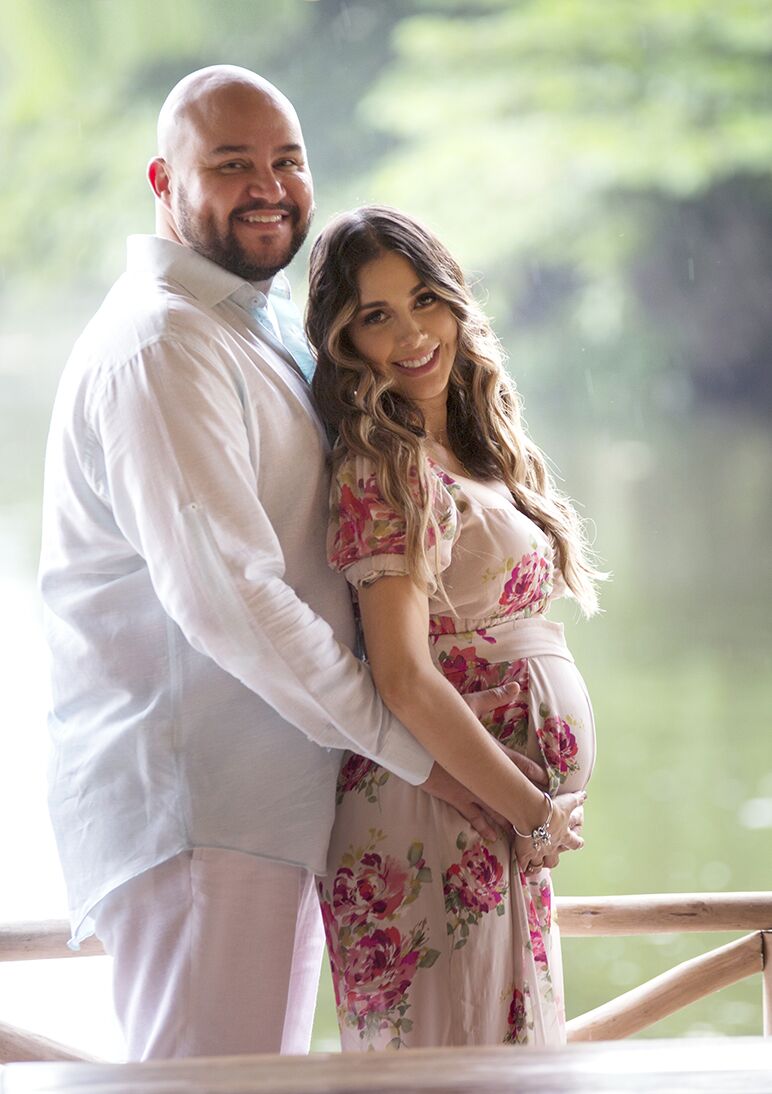 fot estudio de maternidad en exteriores